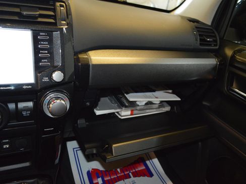Used 2021 Toyota 4Runner TRD Off-Road Premium AWD/4WD image 21