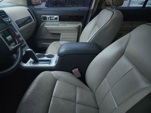 Used 2010 Lincoln MKX AWD image 6