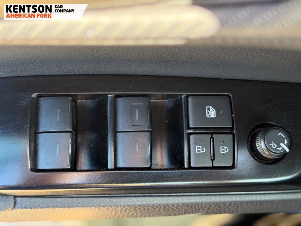 Used 2025 Toyota Camry SE FWD image 20