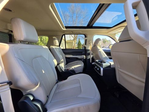 Used 2024 Ford Expedition Limited image 26