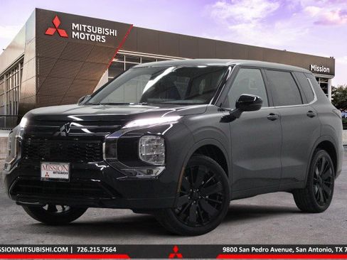 New 2026 Mitsubishi Outlander LE FWD image 1