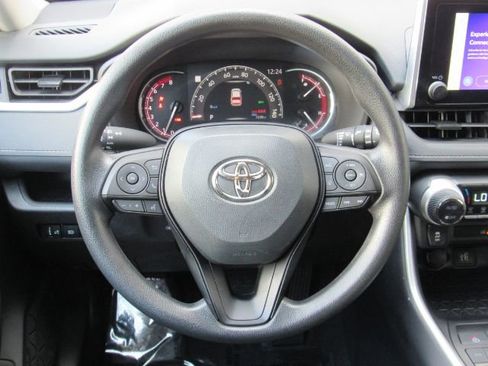 Used 2025 Toyota RAV4 XLE image 33
