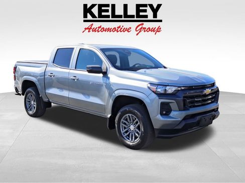 Used 2025 Chevrolet Colorado LT w/ Advanced Trailering Package image 1