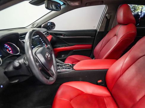 Used 2018 Toyota Camry XSE FWD image 18