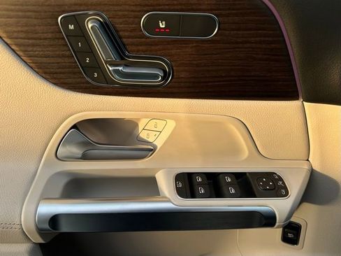 Used 2026 Mercedes-Benz GLB 250 4MATIC image 16