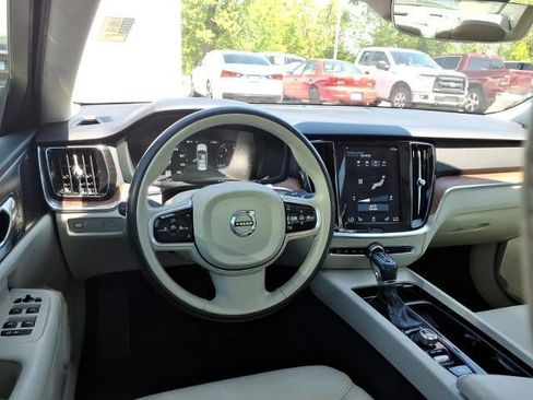 Used 2020 Volvo S60 T5 Momentum w/ Protection Package FWD image 17