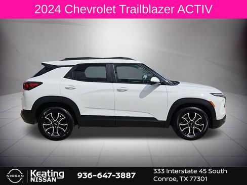 Used 2024 Chevrolet TrailBlazer ACTIV w/ Driver Confidence Package image 2