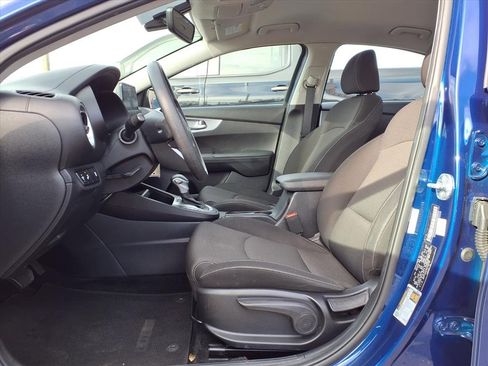 Used 2022 Kia Forte LXS w/ LXS Technology Package image 11