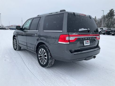 Used 2015 Lincoln Navigator 4WD image 29