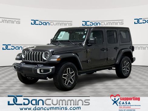Used 2025 Jeep Wrangler Unlimited Sahara AWD/4WD image 1