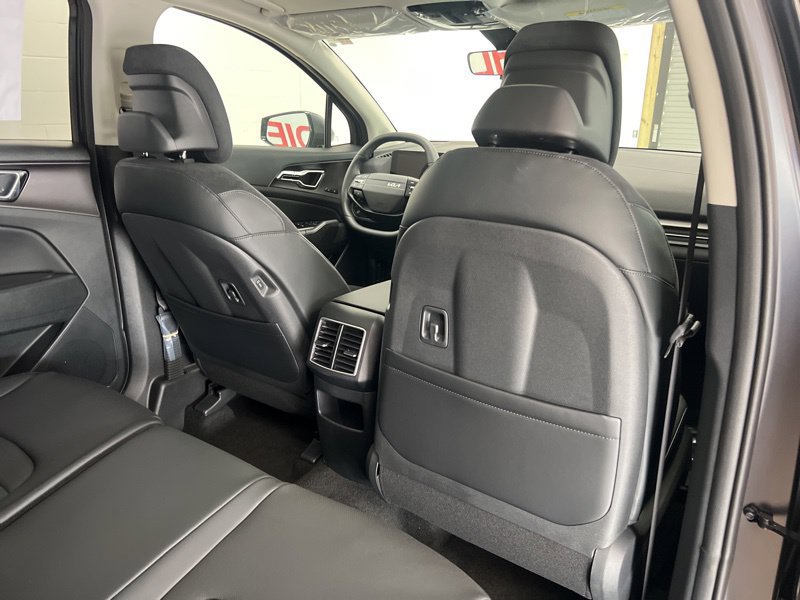 New 2026 Kia Sportage SX FWD image 12