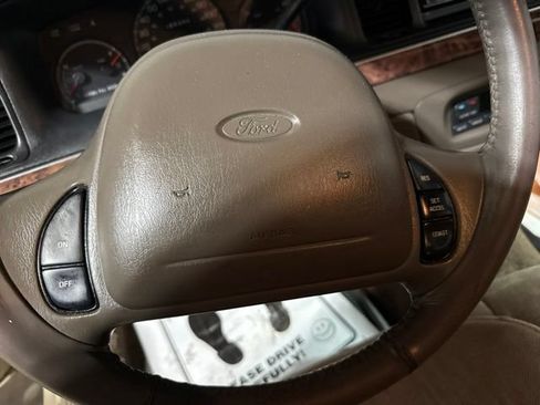 Used 2000 Ford Crown Victoria LX RWD image 8