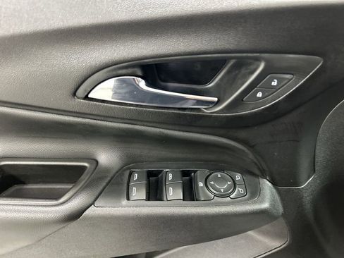 Used 2020 Chevrolet Equinox LT FWD image 11