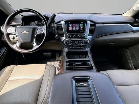 Used 2017 Chevrolet Suburban Premier AWD/4WD image 17