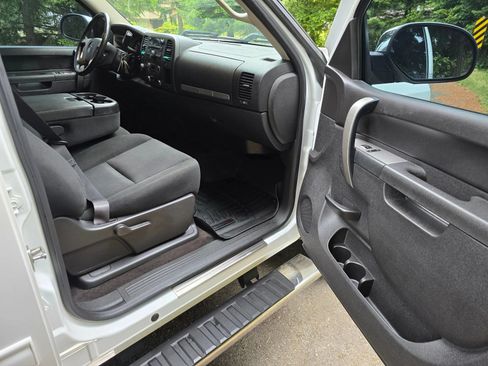 Used 2013 Chevrolet Silverado 1500 LT AWD/4WD image 14