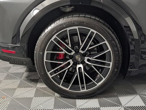 New 2026 Porsche Cayenne Turbo AWD/4WD image 13