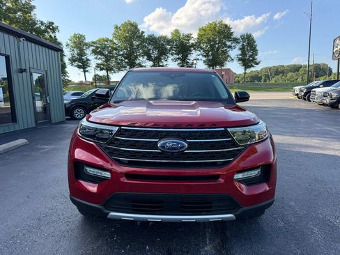 Used 2024 Ford Explorer XLT w/ Equipment Group 202A AWD/4WD image 9