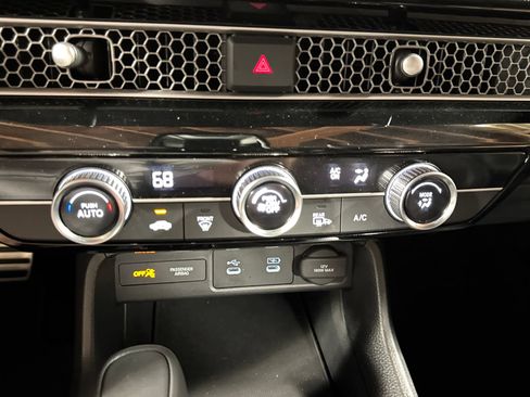 Used 2025 Honda Civic Sport image 22