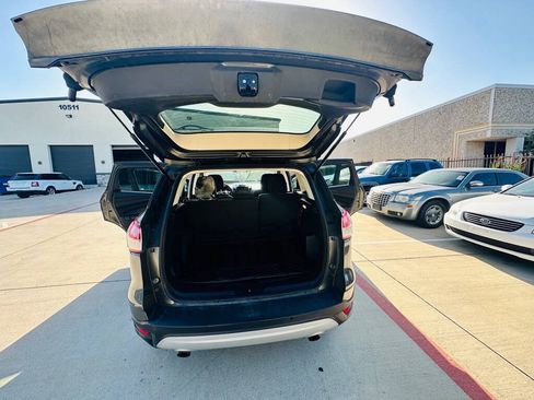 Used 2016 Ford Escape SE w/ Equipment Group 201A AWD/4WD image 15