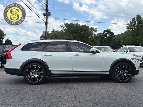Used 2018 Volvo V90 T6 Cross Country w/ Convenience Package AWD/4WD image 6