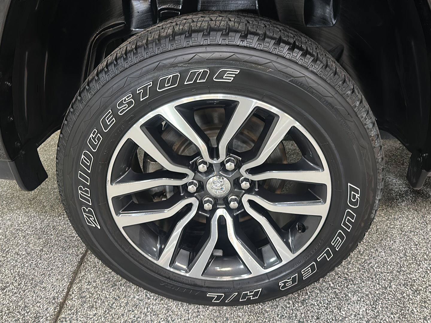 Used 2025 RAM 1500 Limited AWD/4WD image 10