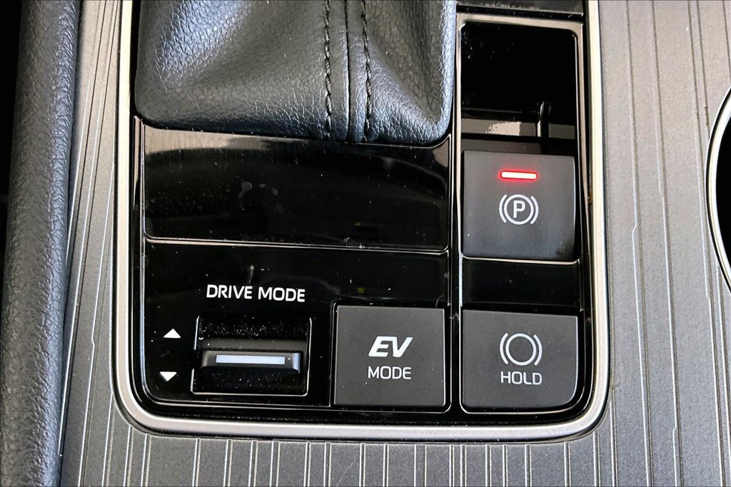 Certified 2026 Toyota Sienna LE AWD/4WD image 15