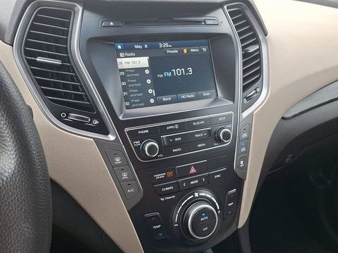 Used 2018 Hyundai Santa Fe SE AWD/4WD image 19