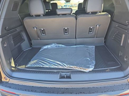 New 2026 Chevrolet Traverse LT w/ Midnight/Sport Edition image 23