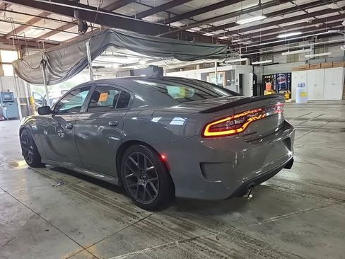 Used 2018 Dodge Charger R/T Scat Pack RWD image 12
