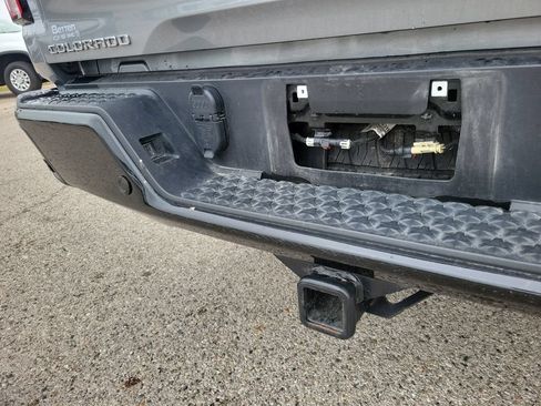 Used 2024 Chevrolet Colorado Z71 w/ LPO, Dark Essentials Package AWD/4WD image 9