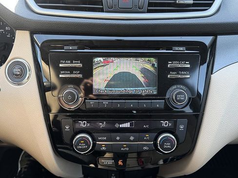 Used 2014 Nissan Rogue SV FWD image 15