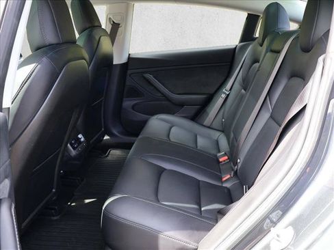 Used 2018 Tesla Model 3 Long Range RWD image 23