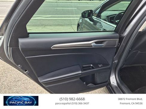 Used 2018 Ford Fusion Energi SE FWD image 12