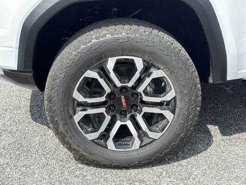 New 2026 GMC Canyon AT4 w/ AT4 Premium Package AWD/4WD image 14