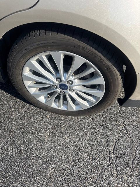 Used 2018 Ford C-MAX SE w/ Equipment Group 202A FWD image 12