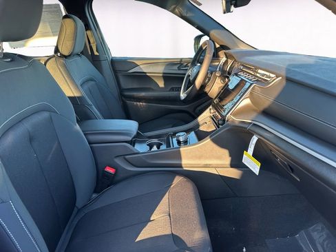 New 2025 Jeep Grand Cherokee Laredo X w/ Luxury Tech Group I image 15