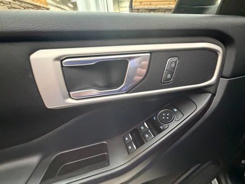Used 2020 Ford Explorer XLT w/ Comfort Package AWD/4WD image 33