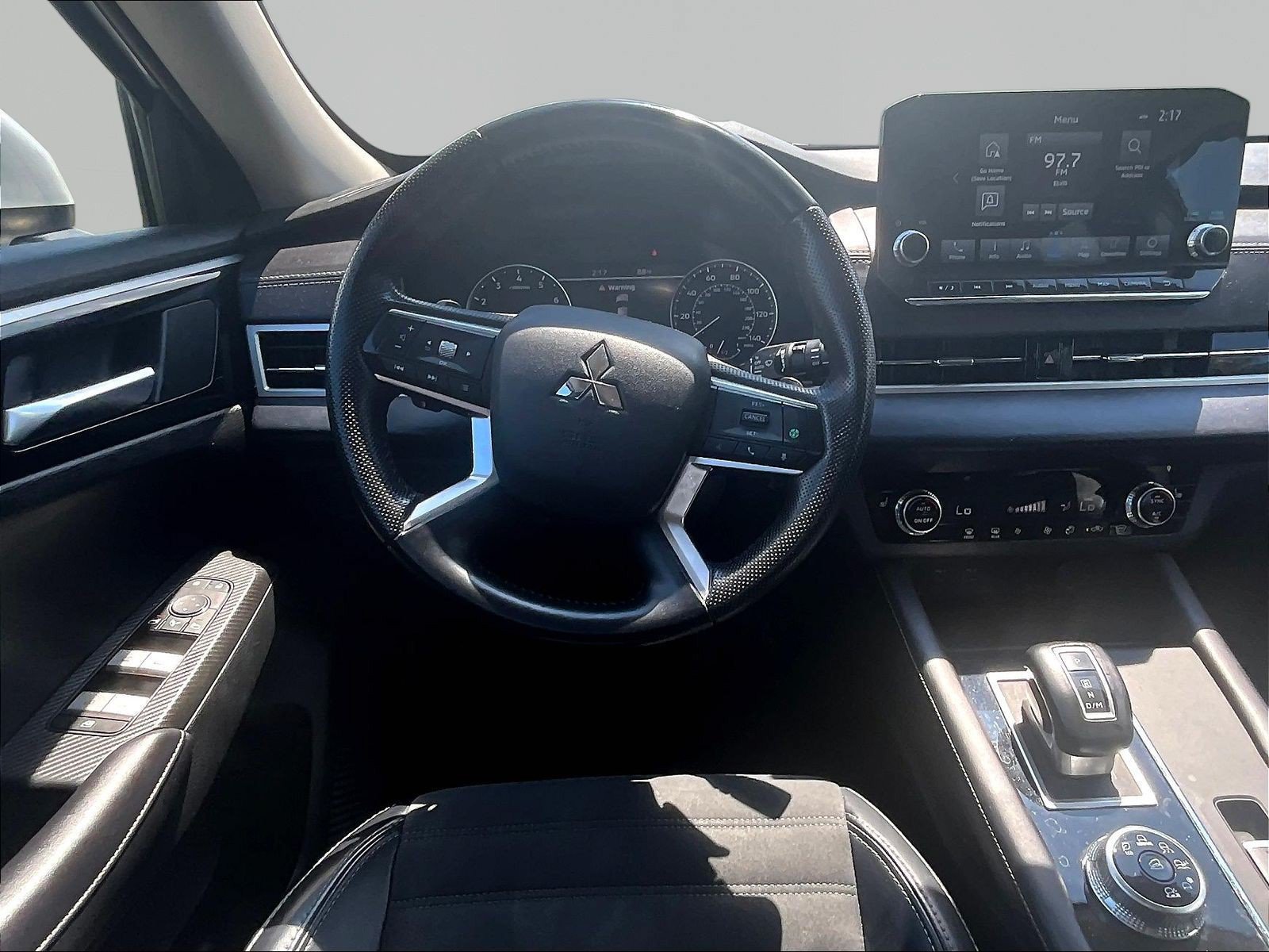 Used 2024 Mitsubishi Outlander SE AWD/4WD image 8