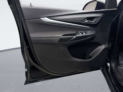 Used 2023 Chevrolet Bolt EUV LT w/ Driver Confidence Package image 9