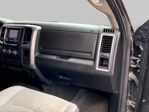 Used 2022 RAM 1500 Classic SLT RWD image 35