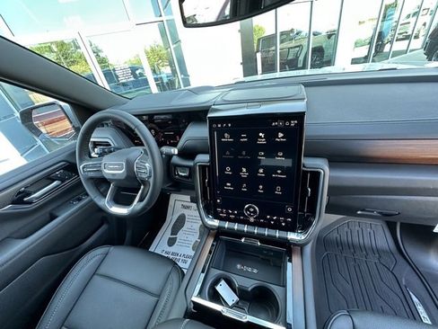 New 2026 GMC Yukon XL Denali w/ LPO, Floor Liner Package image 29