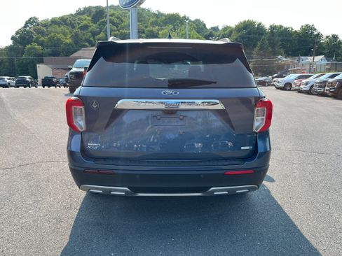 Used 2020 Ford Explorer XLT w/ Equipment Group 202A AWD/4WD image 5