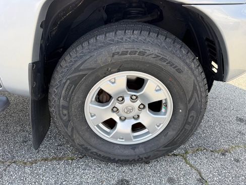 Used 2012 Toyota Tacoma 4x4 Double Cab w/ TRD Off-Road Pkg image 16