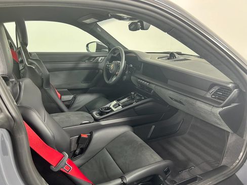 Certified 2026 Porsche 911 Carrera GTS RWD image 23