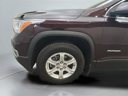 Used 2017 GMC Acadia SLE image 3