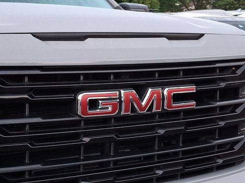 Used 2024 GMC Sierra 1500 Elevation AWD/4WD image 8