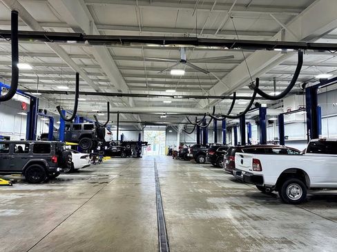 New 2024 Jeep Compass Latitude w/ Sun and Sound Group image 36