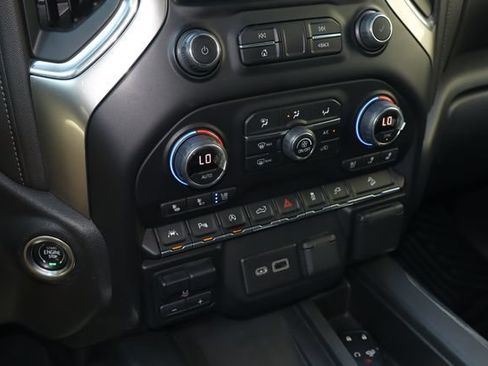 Used 2021 Chevrolet Silverado 1500 LTZ w/ Technology Package AWD/4WD image 25