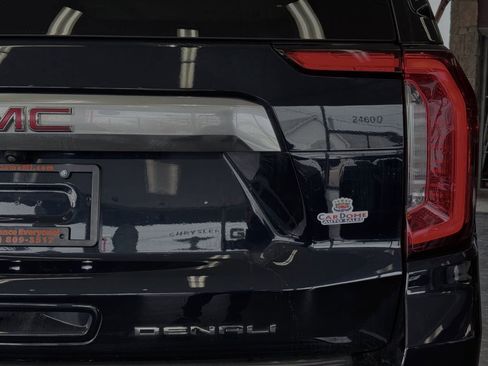 Used 2023 GMC Yukon XL Denali image 16