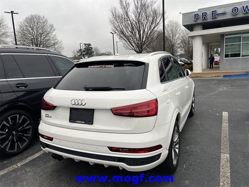Used 2017 Audi Q3 2.0T Prestige w/ Prestige Package image 3